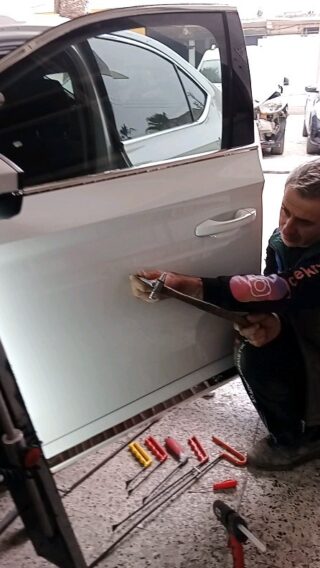 PDR aletiyle kapı onarımı